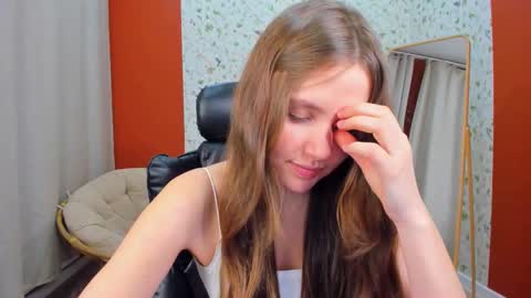 Snapshot of velvet_cherry chatting on 02/19/25, 03:38 velvet_cherry online show from 02/19/25, 03:38