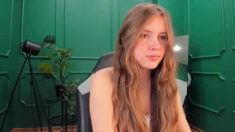 Snapshot of velvet_cherry chatting on 02/26/25, 06:00 velvet_cherry online show from 02/26/25, 06:00