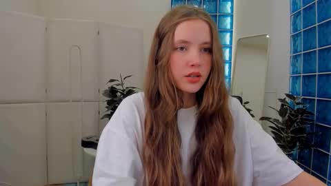 Snapshot of velvet_cherry chatting on 03/11/25, 06:19 velvet_cherry online show from 03/11/25, 06:19