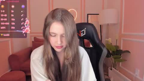 Snapshot of velvet_cherry chatting on 10/01/25, 04:46 velvet_cherry online show from 10/01/25, 04:46