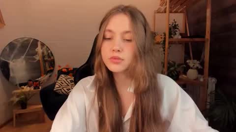 velvet_cherry online show from 10/26/25, 03:29