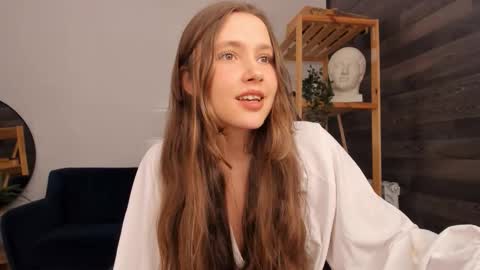 velvet_cherry online show from 11/25/25, 04:18