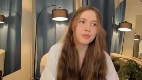 velvet_cherry online show from 12/04/25, 03:21