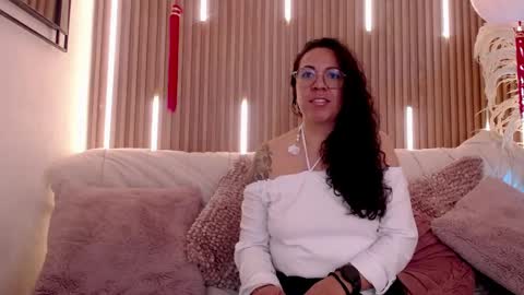 Emma Curly online show from 05/27/26, 12:24