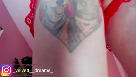 Snapshot of velvet_dreams_ chatting on 05/27/26, 11:51 Isabella online show from 05/27/26, 11:51