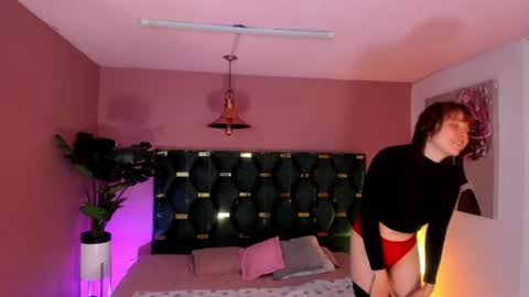 Snapshot of velvet_dreams_ chatting on 06/19/26, 11:47 Isabella online show from 06/19/26, 11:47