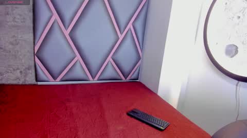 Stefany Y Diego online show from 05/11/26, 11:49