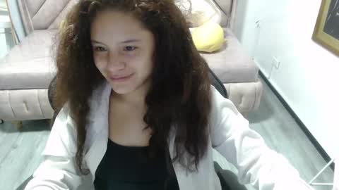 velvet_moon_v online show from 11/20/25, 01:22