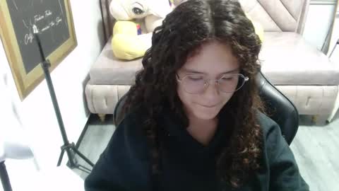 velvet_moon_v online show from 11/22/25, 01:10