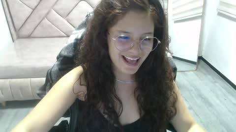 Snapshot of velvet_moon_v chatting on 03/26/26, 08:14 velvet_moon_v online show from 03/26/26, 08:14