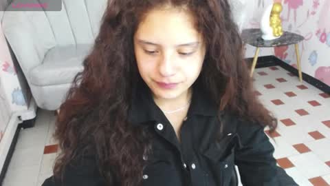 Snapshot of velvet_moon_v chatting on 04/01/26, 01:12 velvet_moon_v online show from 04/01/26, 01:12