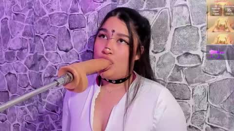 velvet_rosee_ online show from 09/23/25, 12:08