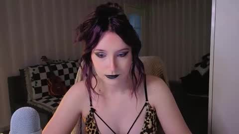 Snapshot of velvet_siren chatting on 05/12/26, 12:46 Violet online show from 05/12/26, 12:46
