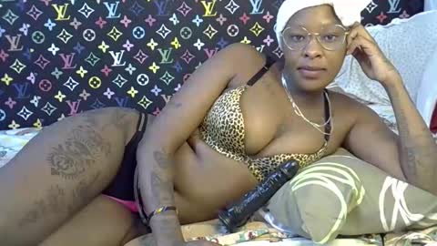 velvet online show from 10/18/25, 05:21