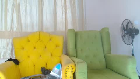 Snapshot of velvetbabe02 chatting on 05/01/26, 12:21 ella online show from 05/01/26, 12:21