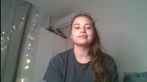 velveted_ivy online show from 11/29/25, 12:08