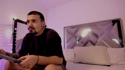 Snapshot of velvetsoul_ chatting on 03/01/25, 06:32 Velvetsoul online show from 03/01/25, 06:32