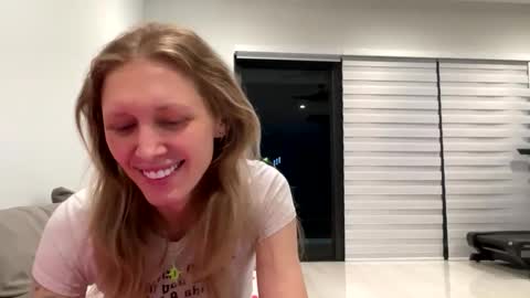Snapshot of velvettgirl chatting on 03/29/26, 07:08 VelvetTGirl online show from 03/29/26, 07:08