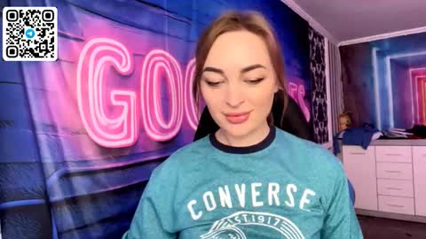 Snapshot of velvettouch4444 chatting on 02/28/26, 10:49 MERYEM online show from 02/28/26, 10:49