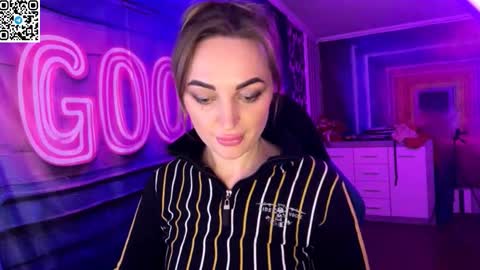 Snapshot of velvettouch4444 chatting on 03/16/26, 07:29 MERYEM online show from 03/16/26, 07:29