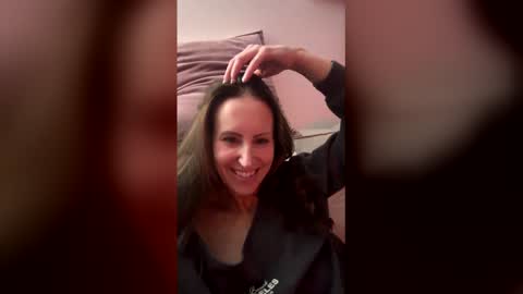 Snapshot of velvettouchd chatting on 03/08/26, 04:38 velvettouchd online show from 03/08/26, 04:38