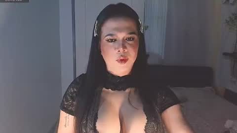 Snapshot of velvettransx chatting on 06/23/26, 11:52 Vel online show from 06/23/26, 11:52