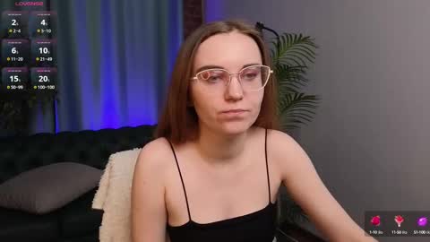 Snapshot of velvetvalkyries chatting on 03/02/25, 03:27 CLEOshort hair TIna long hair online show from 03/02/25, 03:27