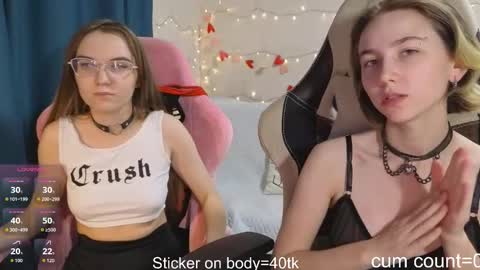 Snapshot of velvetvalkyries chatting on 11/21/25, 05:22 CLEOshort hair TIna long hair online show from 11/21/25, 05:22