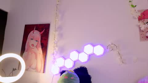 Snapshot of velvetvibes_ chatting on 12/23/25, 01:47 velvetvibes_ online show from 12/23/25, 01:47