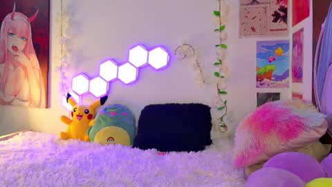 Snapshot of velvetvibes_ chatting on 01/06/26, 01:42 velvetvibes_ online show from 01/06/26, 01:42