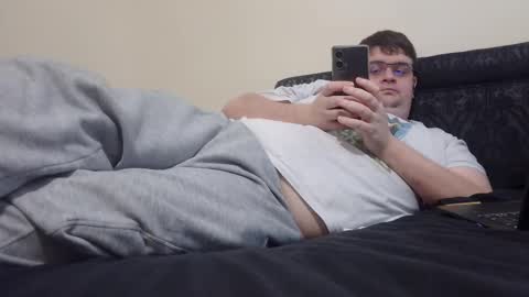 Snapshot of velyass chatting on 11/19/25, 07:14 Velyas online show from 11/19/25, 07:14