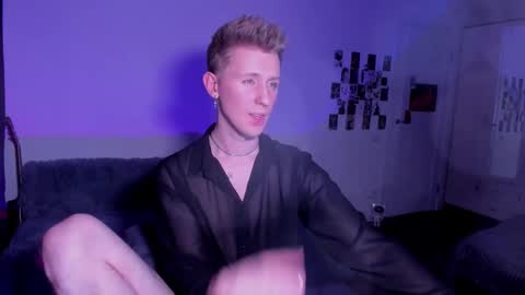 Snapshot of vence_dor chatting on 03/22/26, 08:23 Vence online show from 03/22/26, 08:23