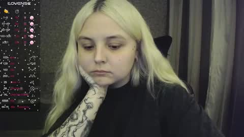 Snapshot of vendymories chatting on 10/02/25, 06:04 eva 3 online show from 10/02/25, 06:04