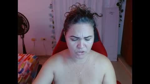 Snapshot of venecasexy44 chatting on 09/10/25, 01:22 venecasexy44 online show from 09/10/25, 01:22