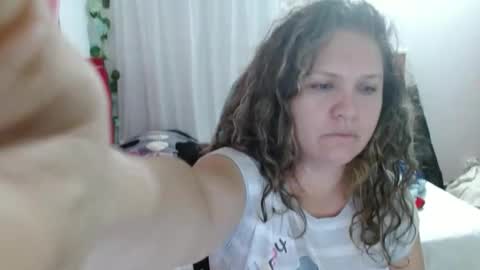 Snapshot of venecasexy44 chatting on 10/24/25, 10:00 venecasexy44 online show from 10/24/25, 10:00