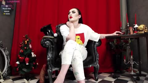 Snapshot of venenaschwarz chatting on 01/13/26, 12:32 MISTRESS online show from 01/13/26, 12:32