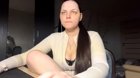 Snapshot of venessapust chatting on 03/20/26, 04:12 Emily online show from 03/20/26, 04:12