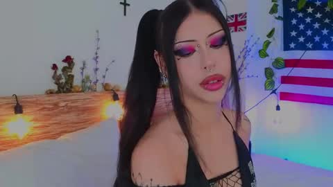 Snapshot of venomeowww_ chatting on 05/11/26, 08:20 Vivian online show from 05/11/26, 08:20