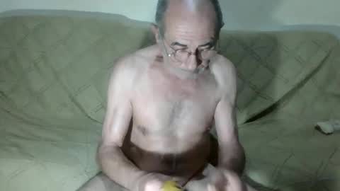 Snapshot of ventura50 chatting on 09/26/25, 02:04 ventura50 online show from 09/26/25, 02:04