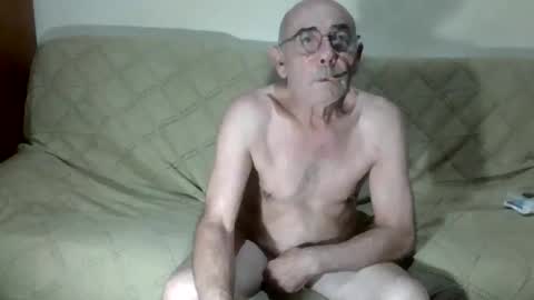 Snapshot of ventura50 chatting on 10/18/25, 02:07 ventura50 online show from 10/18/25, 02:07