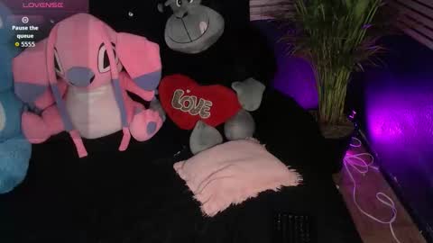 eva online show from 11/12/25, 11:36