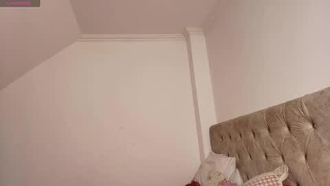 venus_art11 online show from 05/05/26, 10:45