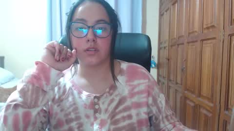 Snapshot of venus_cat_ chatting on 01/19/26, 02:48 Venus online show from 01/19/26, 02:48