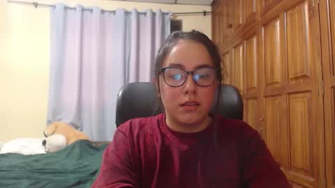 Snapshot of venus_cat_ chatting on 02/13/26, 12:28 Venus online show from 02/13/26, 12:28