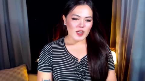 Snapshot of venus_colly chatting on 05/29/26, 01:58 I am Colly Your mystery girl online show from 05/29/26, 01:58