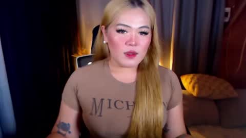 Snapshot of venus_colly chatting on 07/19/26, 06:00 I am Colly Your mystery girl online show from 07/19/26, 06:00
