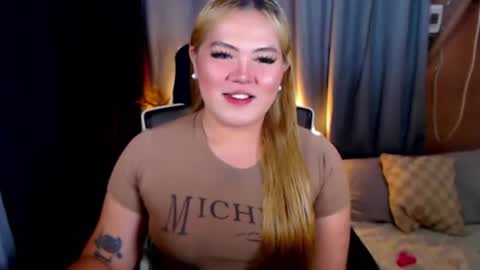 Snapshot of venus_colly chatting on 07/22/26, 01:52 I am Colly Your mystery girl online show from 07/22/26, 01:52
