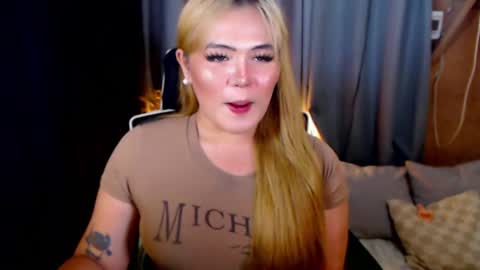 Snapshot of venus_colly chatting on 07/23/26, 01:58 I am Colly Your mystery girl online show from 07/23/26, 01:58