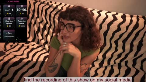 Snapshot of venus_in_jeans chatting on 01/08/26, 02:19 Bella online show from 01/08/26, 02:19