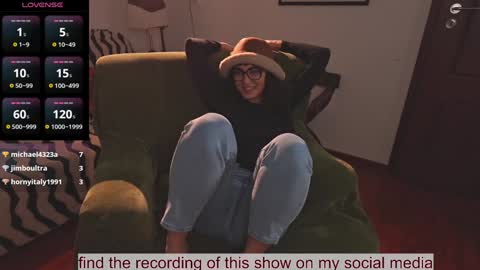 Snapshot of venus_in_jeans chatting on 02/03/26, 01:16 Bella online show from 02/03/26, 01:16